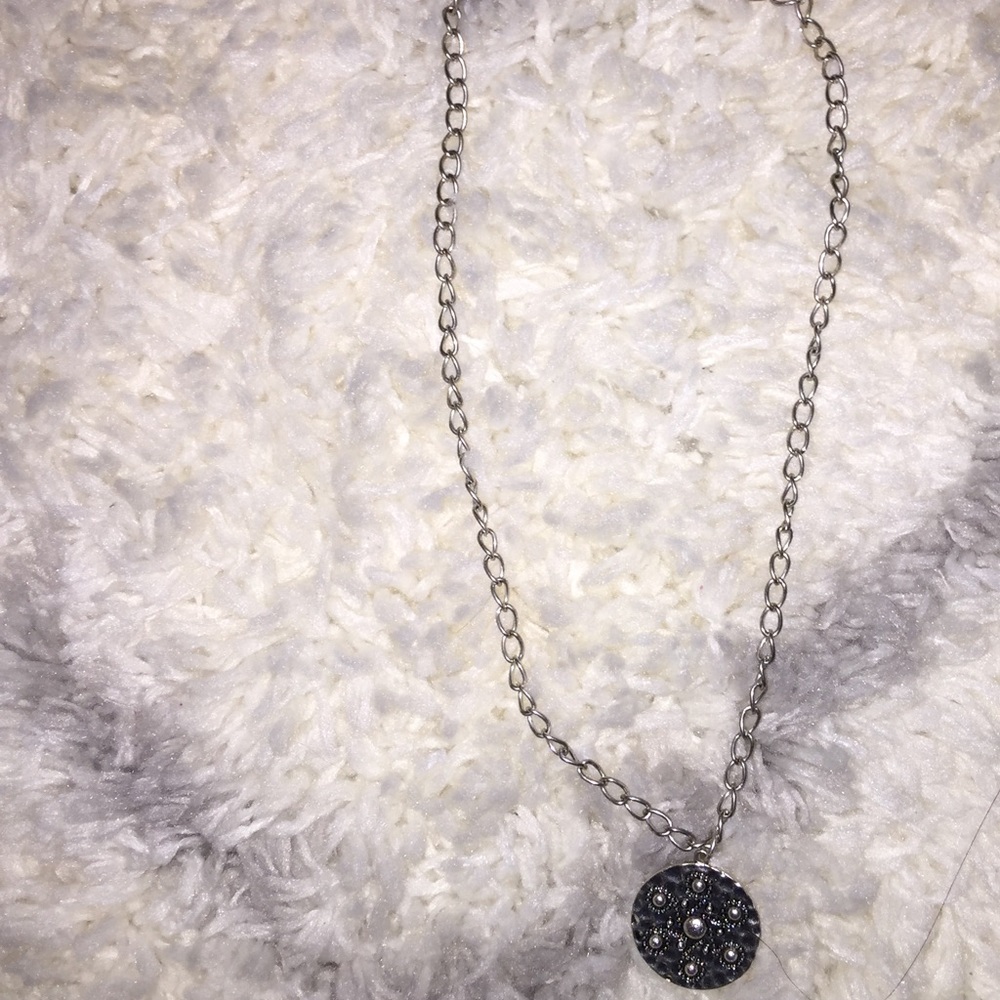 Adjustable layering necklace
